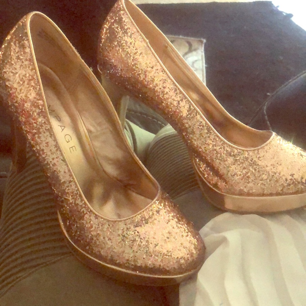Cute Gold sequin heels